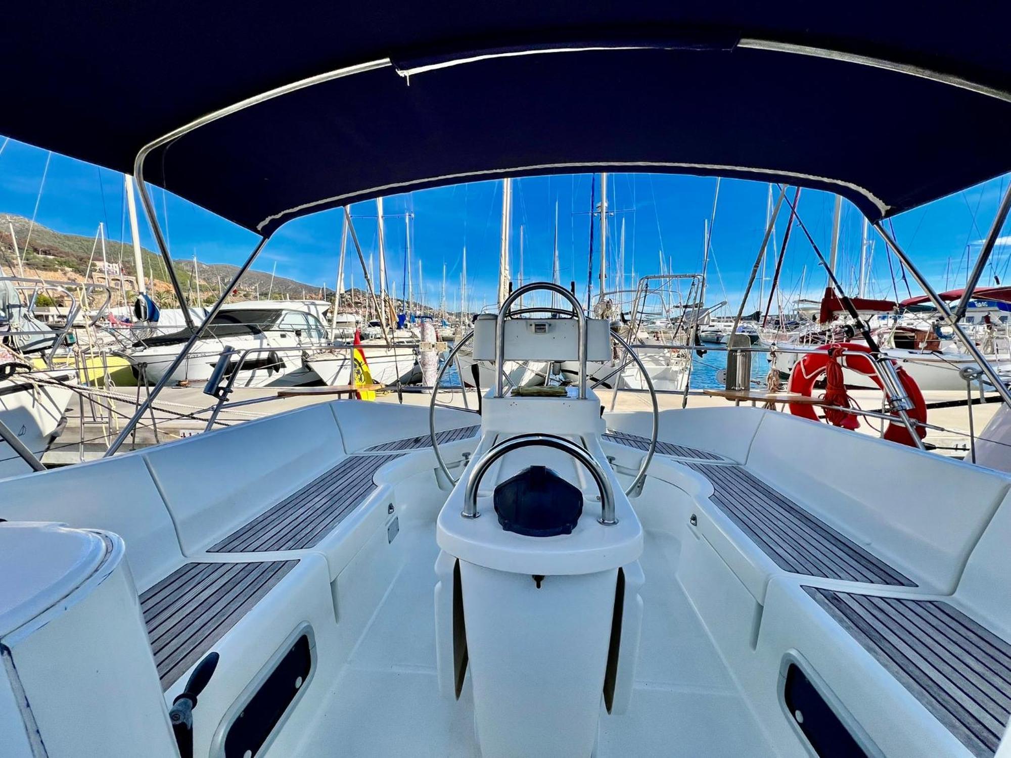 Magnific Sailboat Next To The Beach Bcn บาดาโลนา ภายนอก รูปภาพ